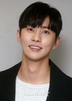 Lee Tae Kyeong (1989)